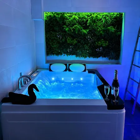 Beau Avec Jacuzzi בר