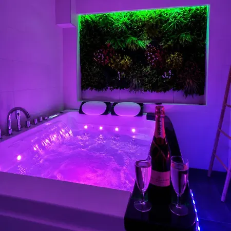 Beau Avec Jacuzzi * בר