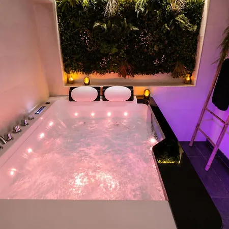 Beau Avec Jacuzzi דירה